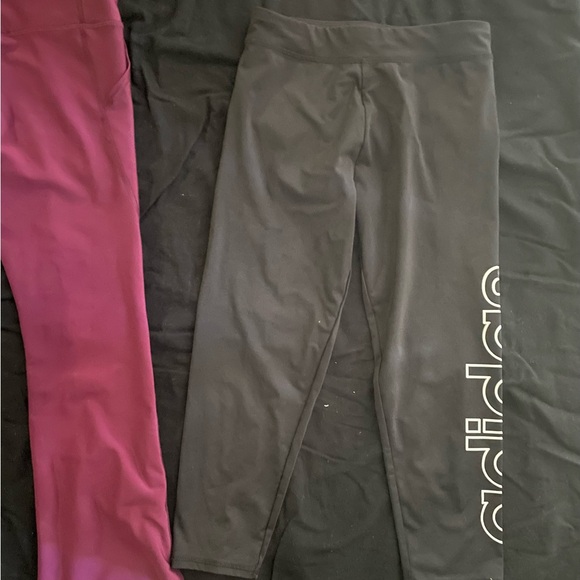 Girl old navy flare leggings and adidas crop legggings size 10/12 good condition - Picture 4 of 6